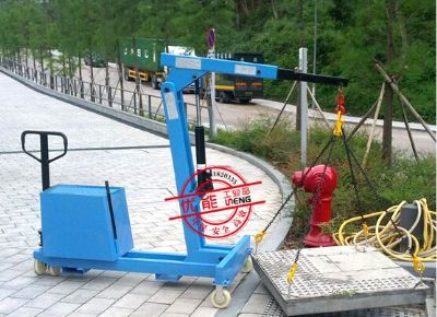 點擊查看詳細信息<br>標題：華友機械移動式小吊機 閱讀次數(shù)：9928